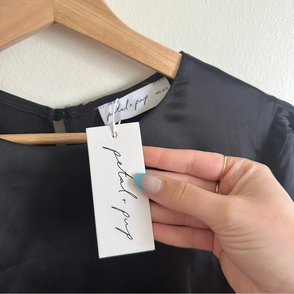 Petal and Pup NWT OPAL DRESS - BLACK SIZE 8
Sold out style! - Picture 5 of 8